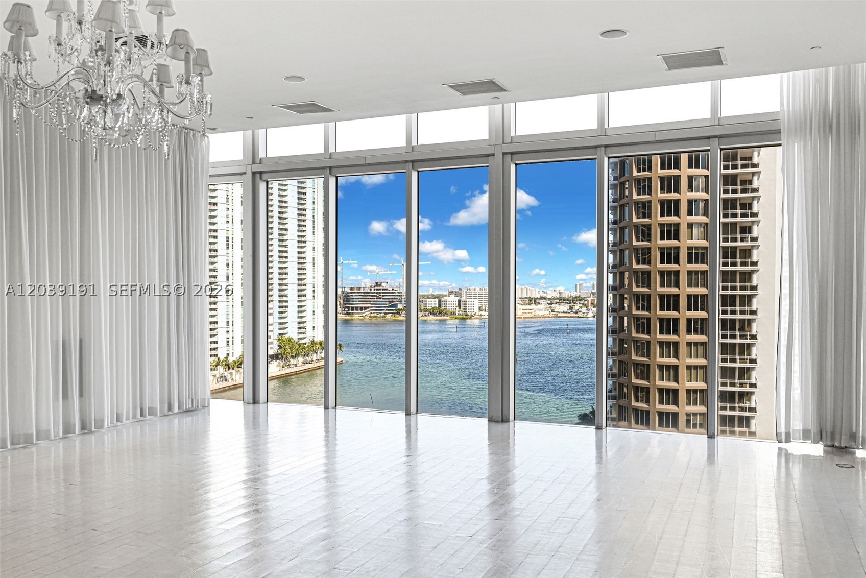 image Icon Brickell I17
