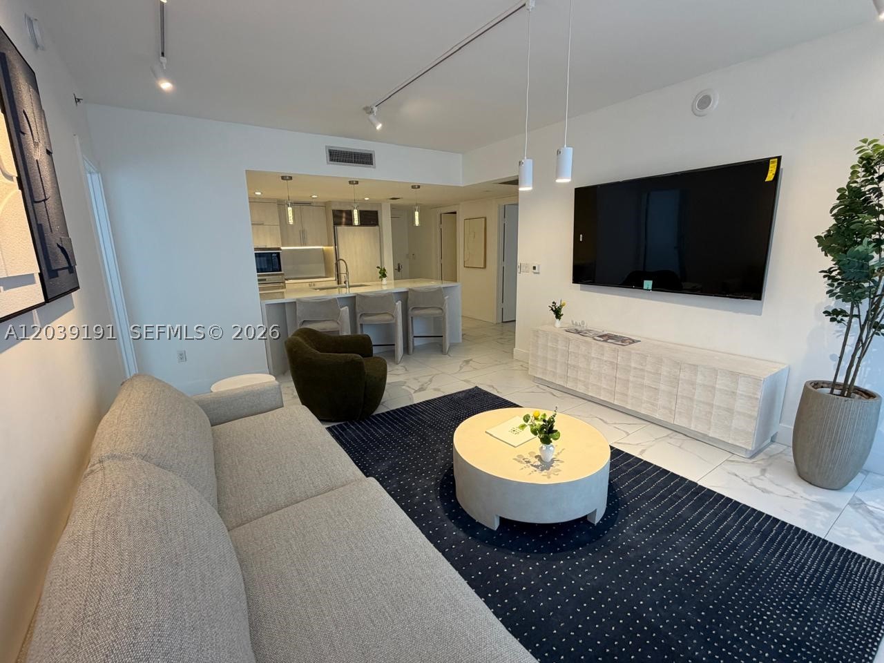 image Icon Brickell I28