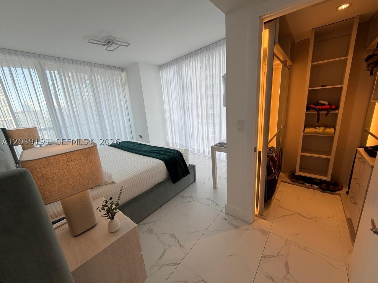 image Icon Brickell I29