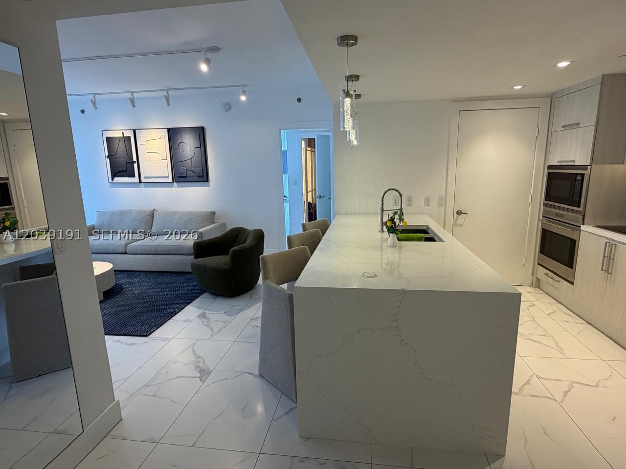 475 Brickell Ave #3113 Miami, FL 33131