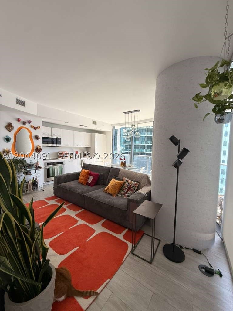 55 SW 9th St #2208 Miami, FL 33130