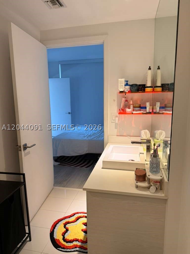 55 SW 9th St #2208 Miami, FL 33130