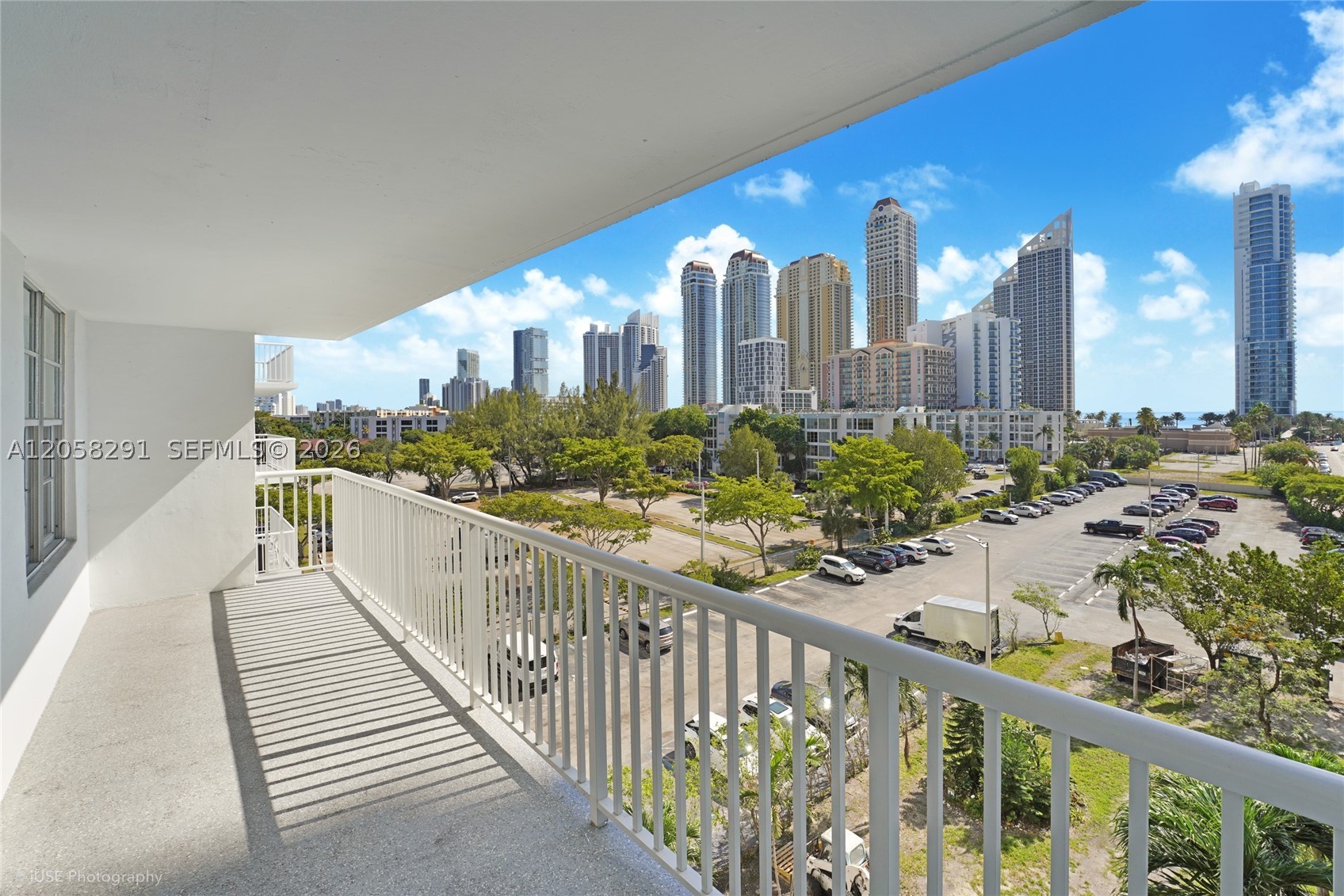 image Winston Towers 4002