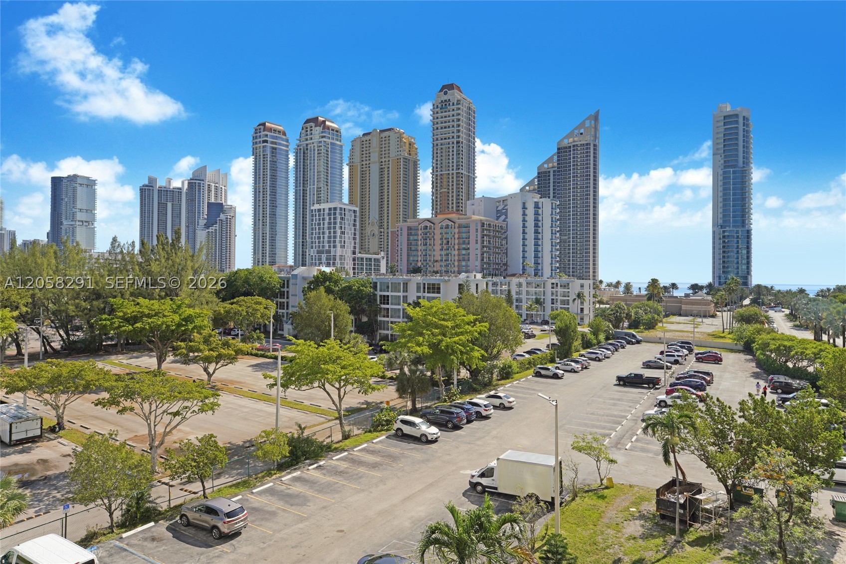 image Winston Towers 4003