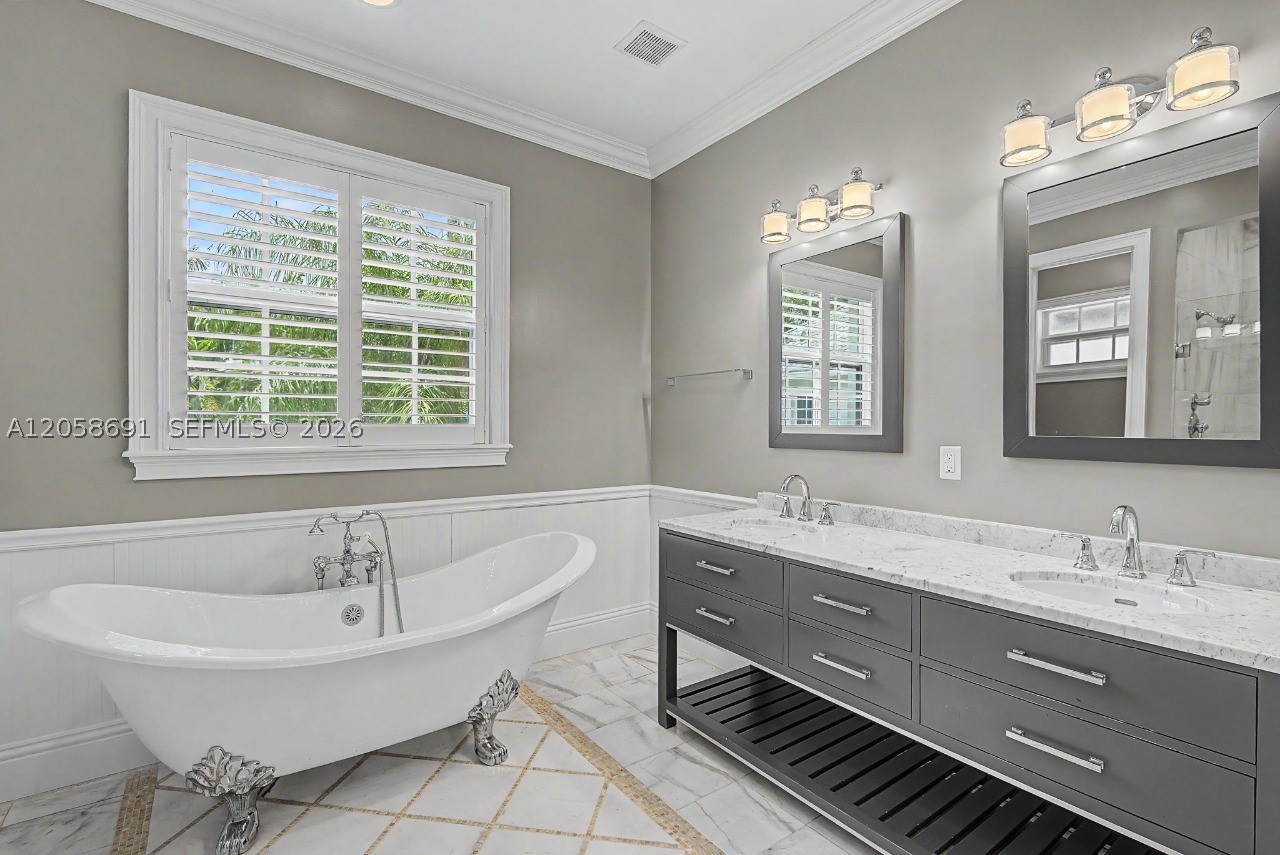 5000 SW 73rd Ter Miami, FL 33143