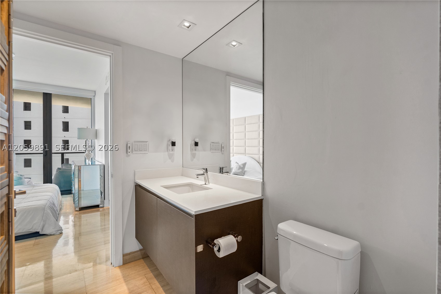 image Echo Brickell25