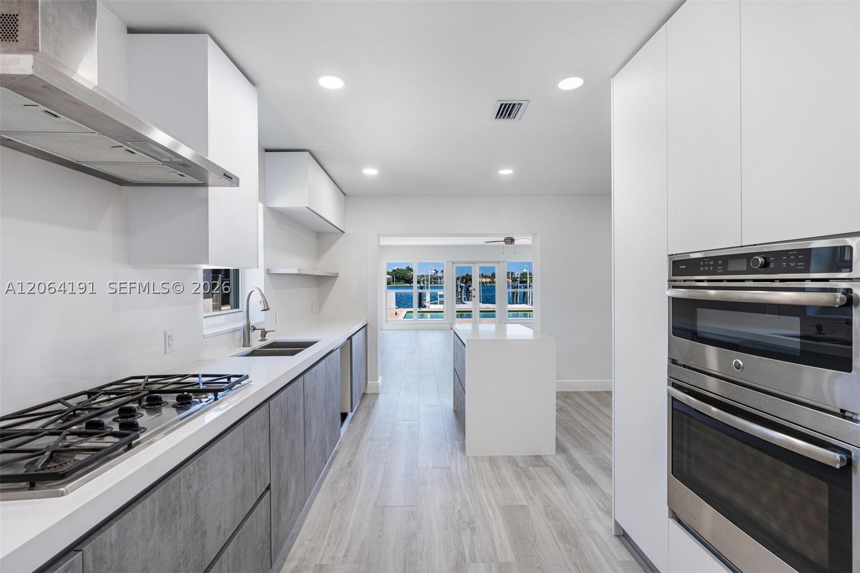 1451 Stillwater Dr Miami Beach, FL 33141