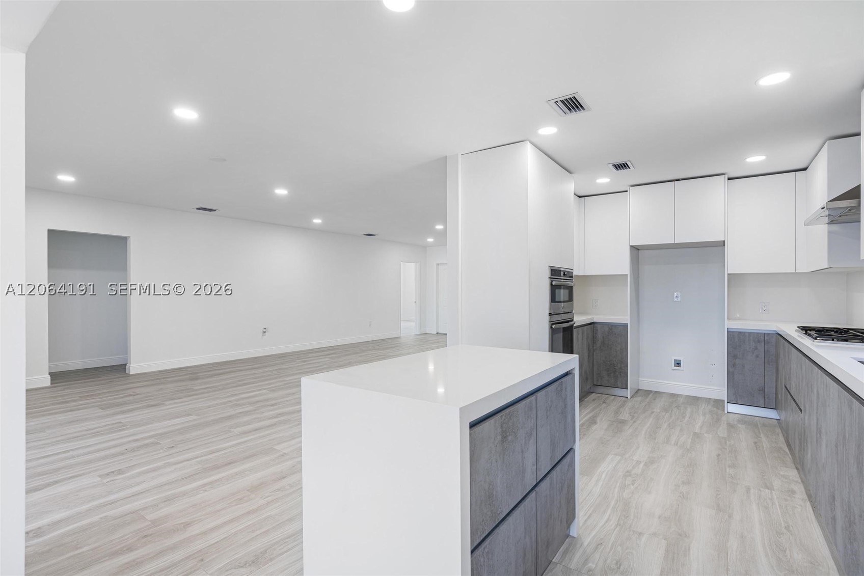1451 Stillwater Dr Miami Beach, FL 33141