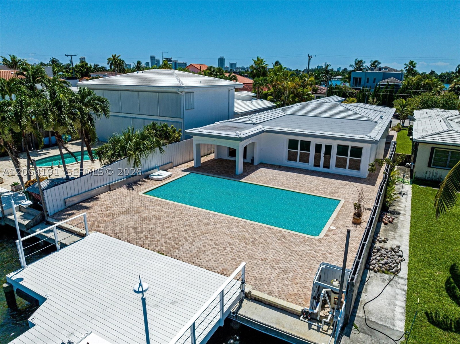 1451 Stillwater Dr Miami Beach, FL 33141
