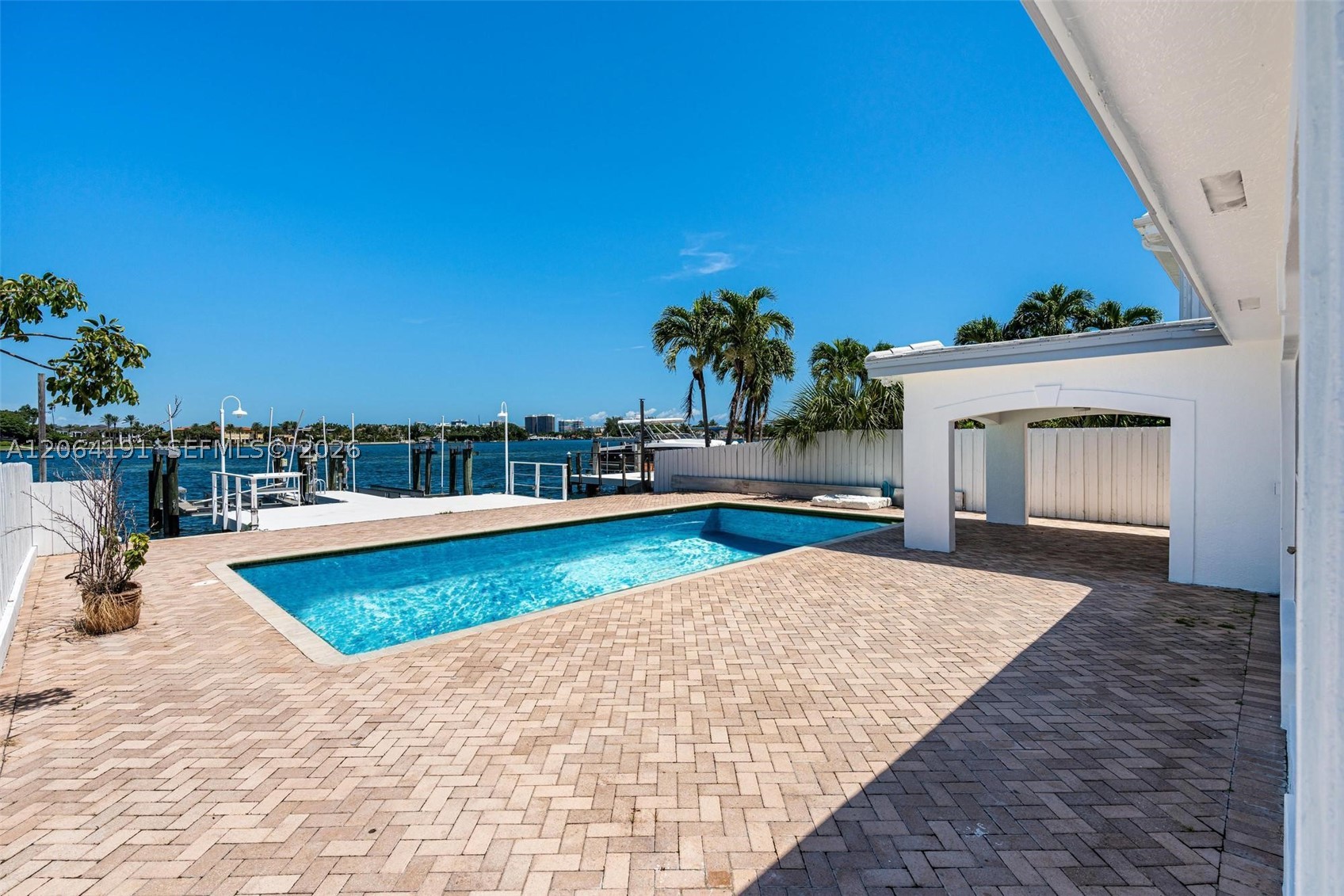 1451 Stillwater Dr Miami Beach, FL 33141
