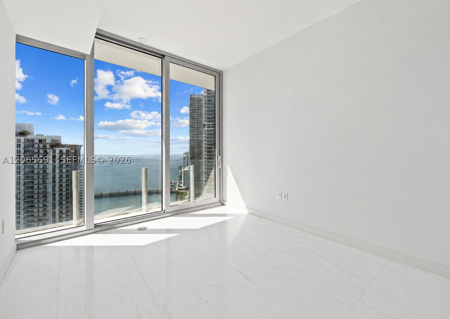 300 Biscayne Blvd Way #4201E Miami, FL 33131