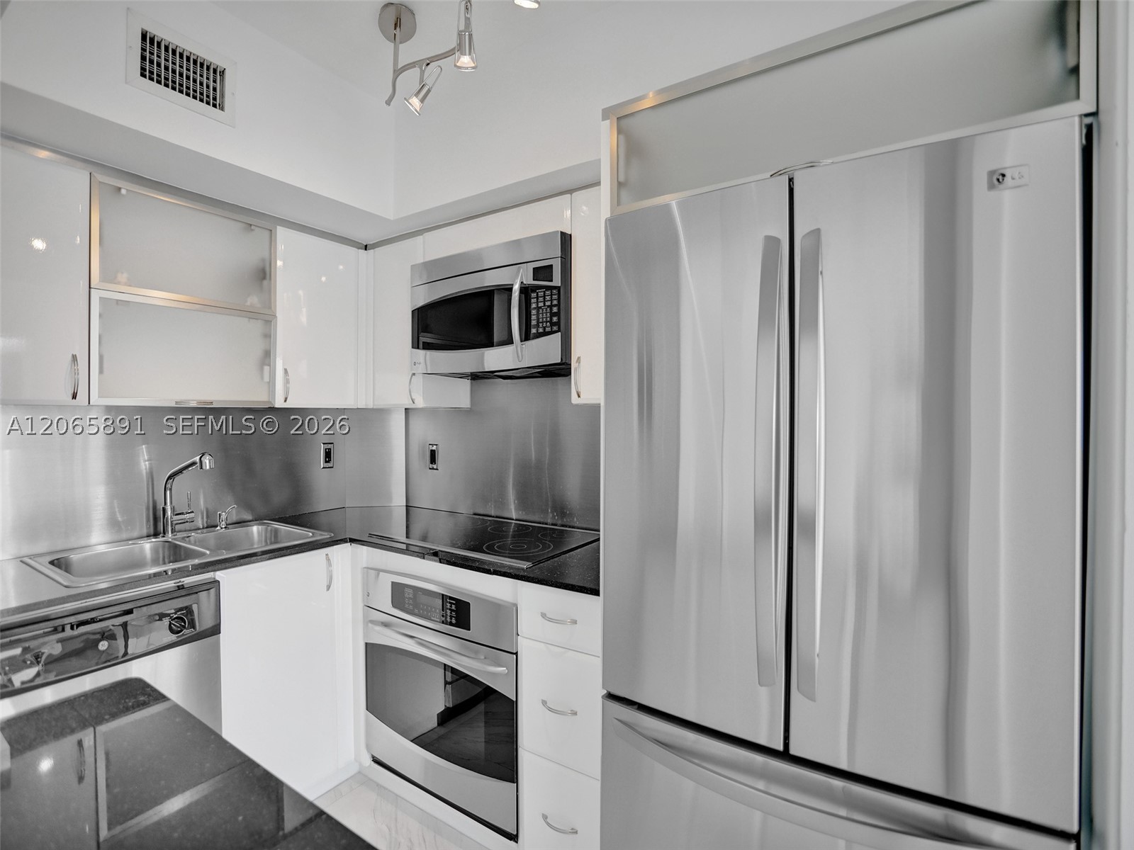 286 Bal Bay Dr #2B Bal Harbour, FL 33154