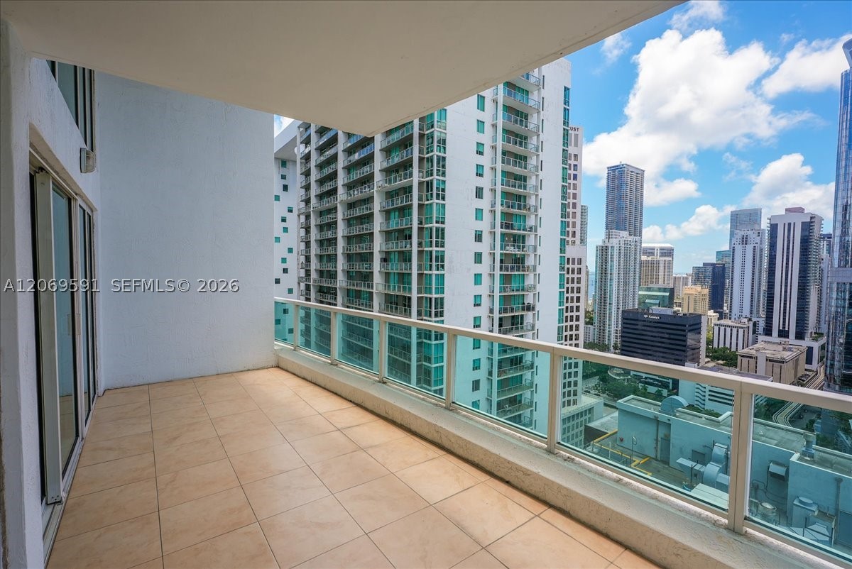 image Brickell on the River South13