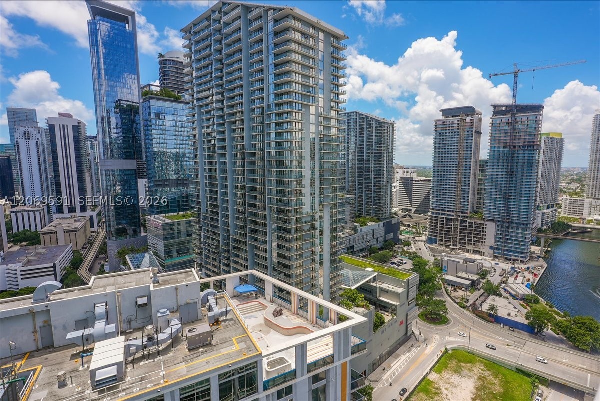 image Brickell on the River South14