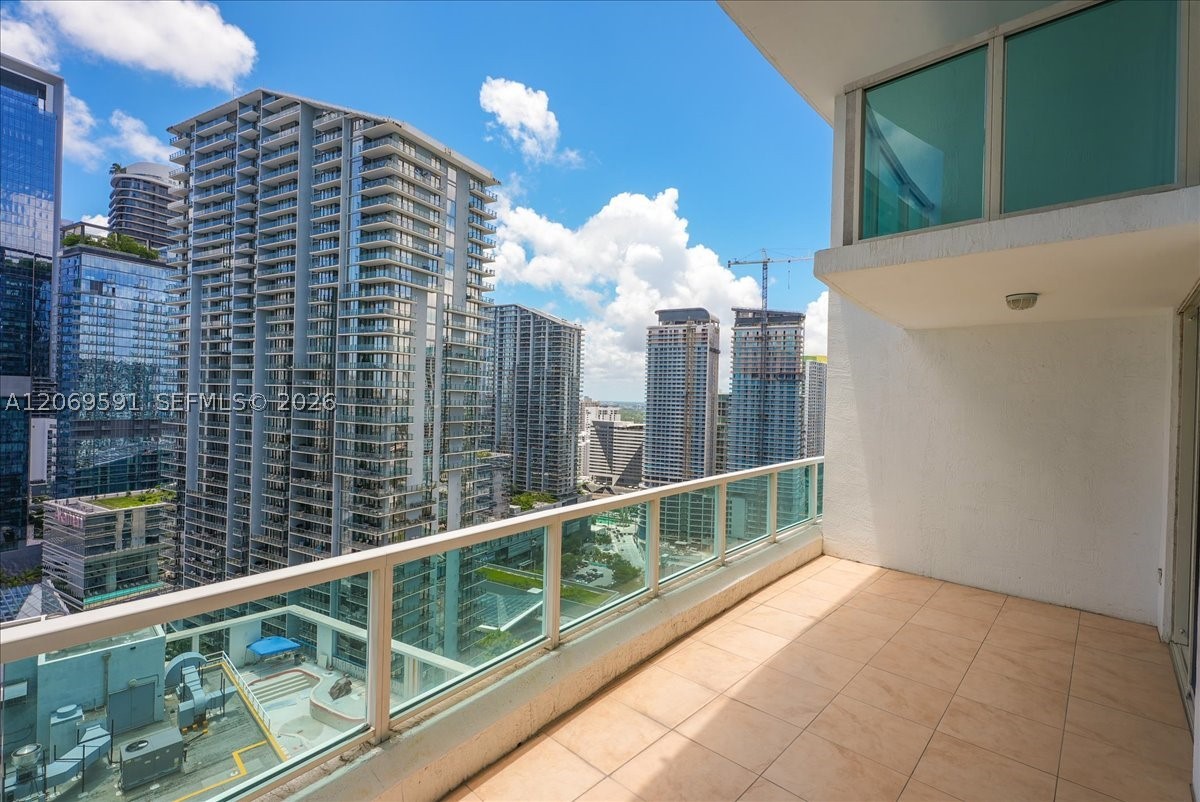 image Brickell on the River South2