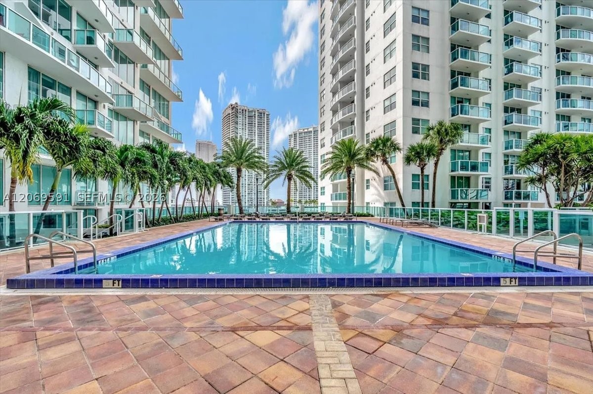 image Brickell on the River South35