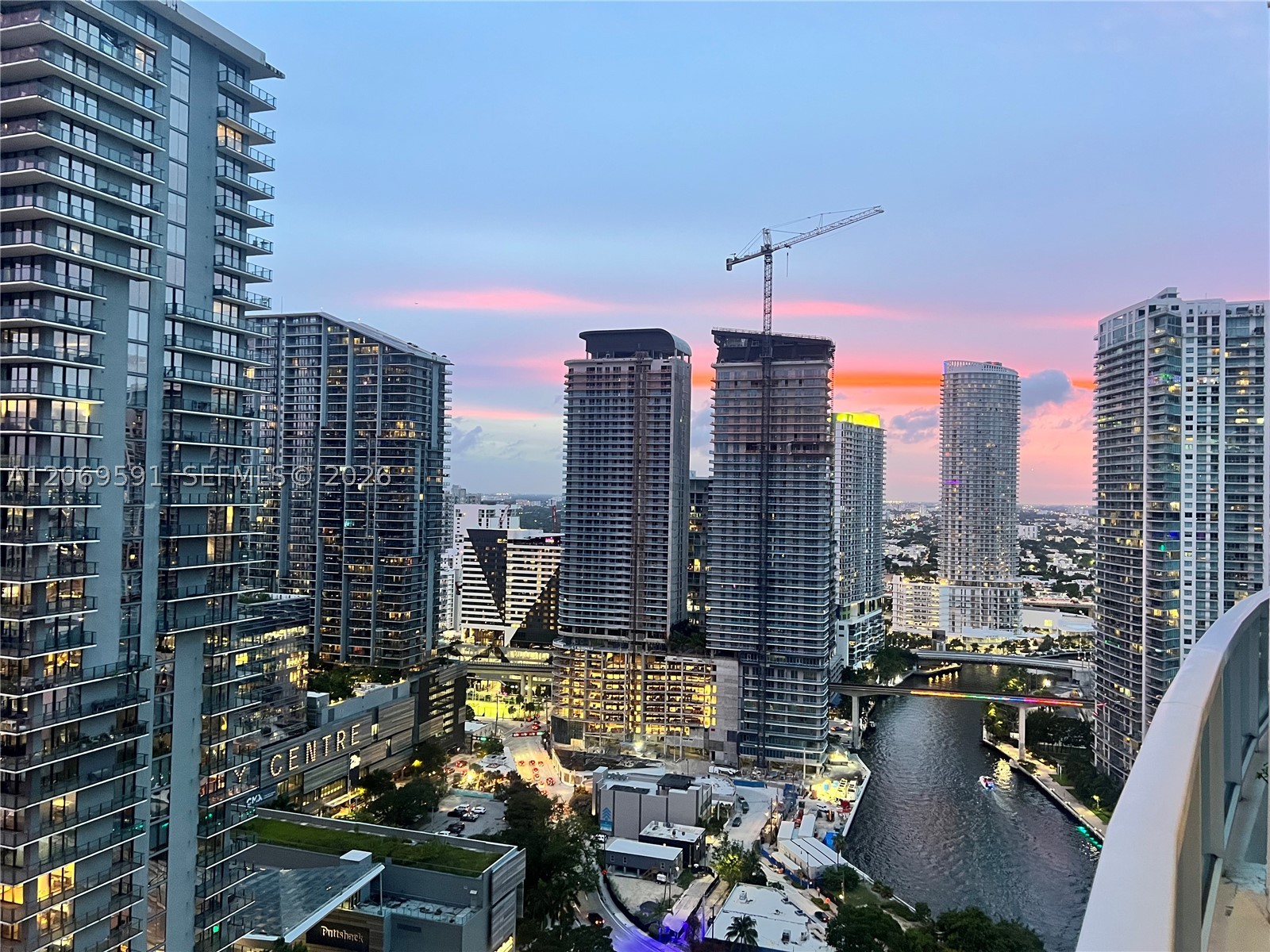 image Brickell on the River South3