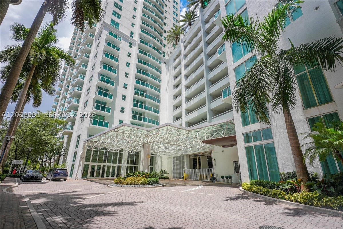 image Brickell on the River South40