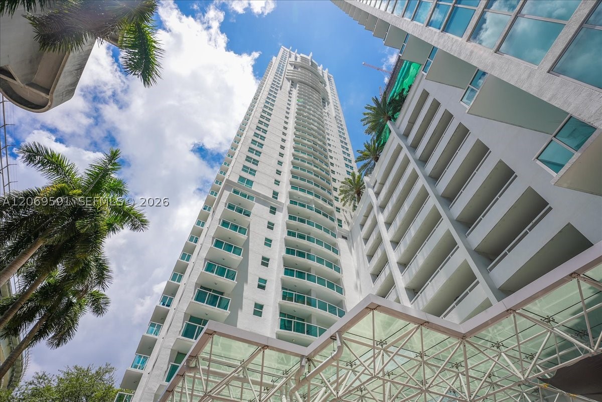 image Brickell on the River South42