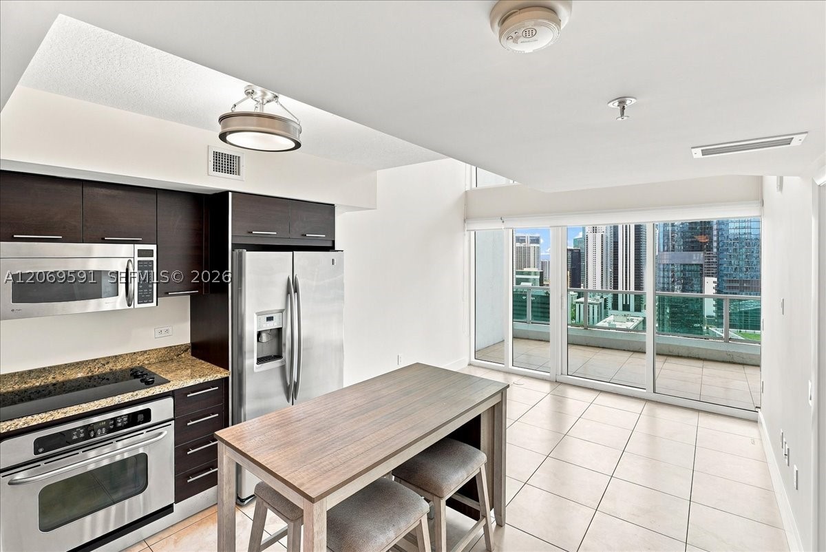 image Brickell on the River South7