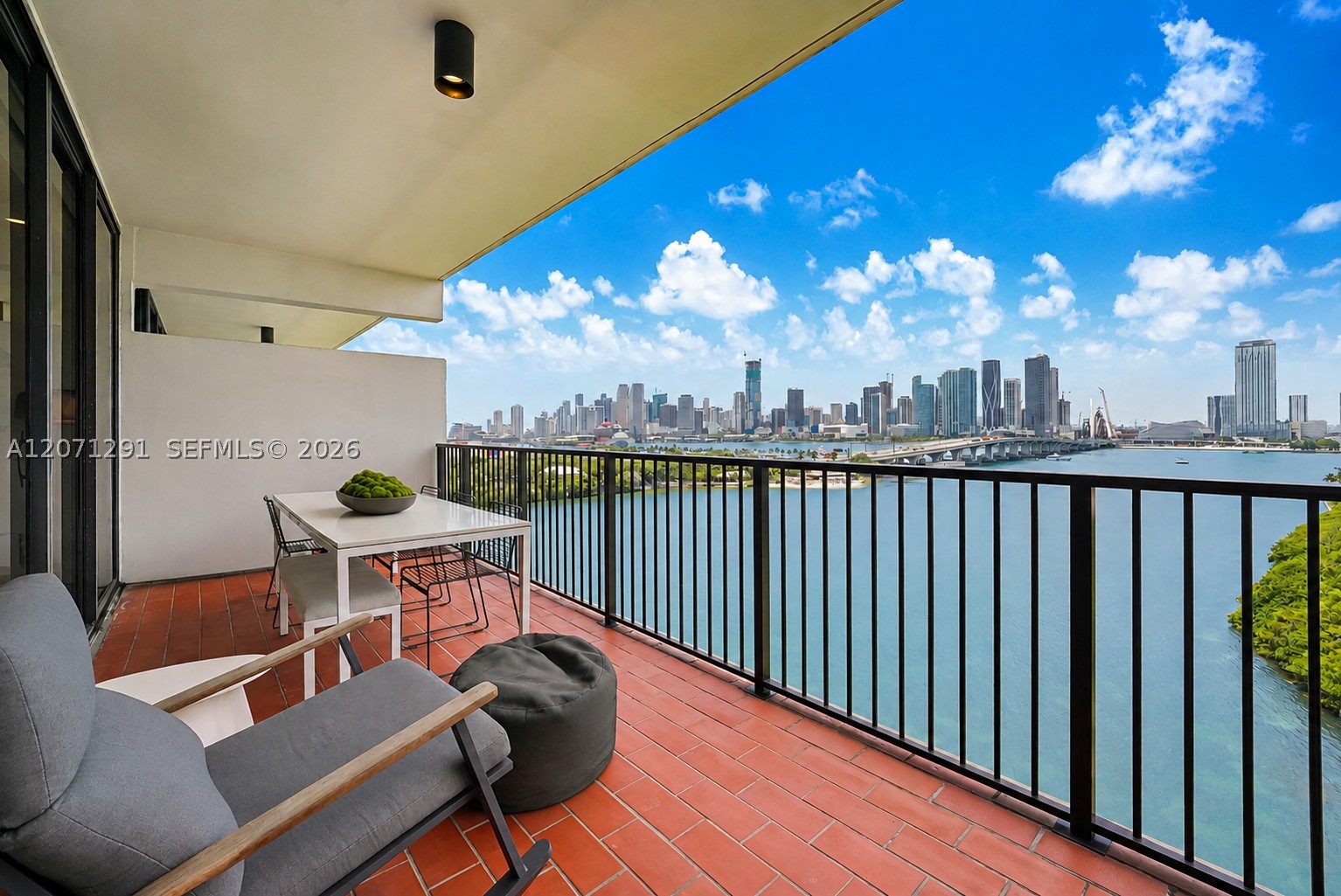 image 1000 Venetian Way13