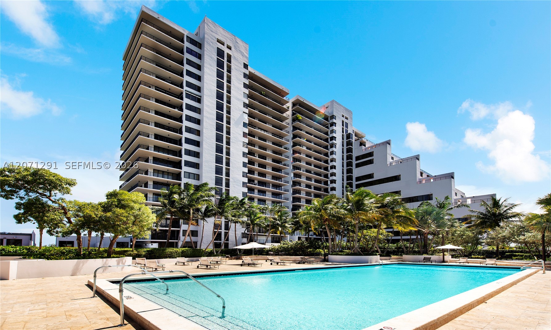 image 1000 Venetian Way23
