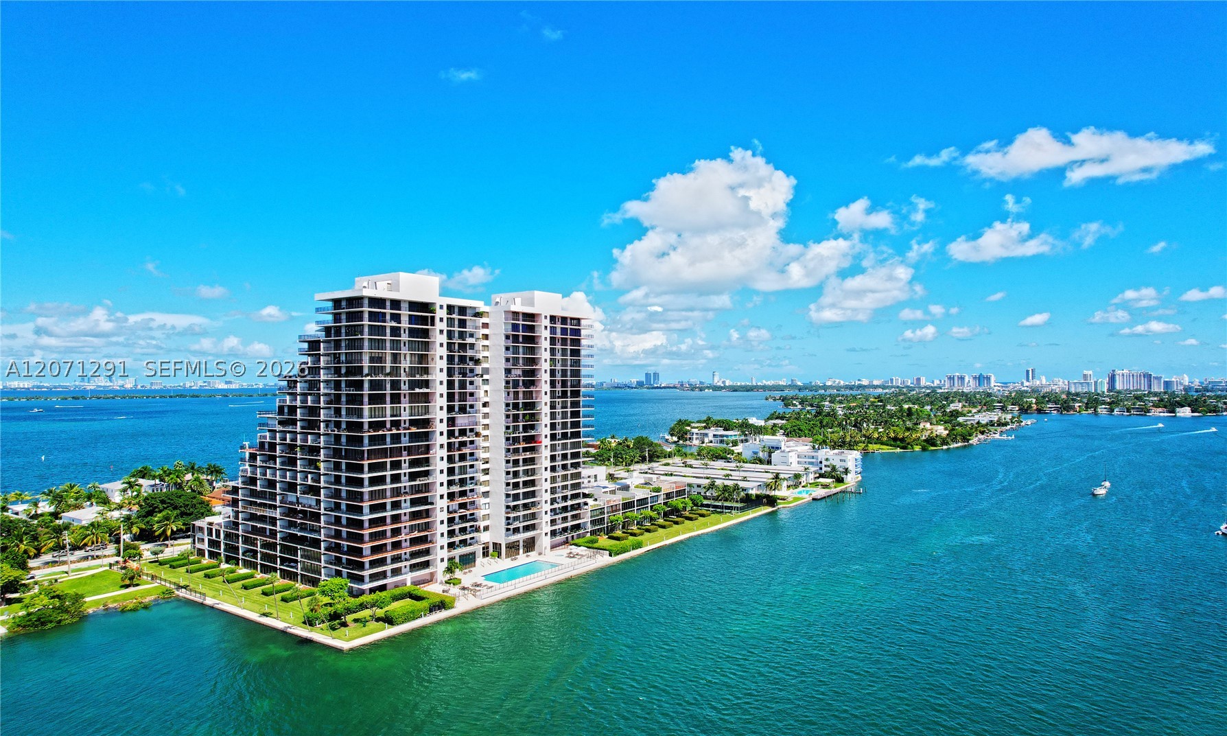 image 1000 Venetian Way26