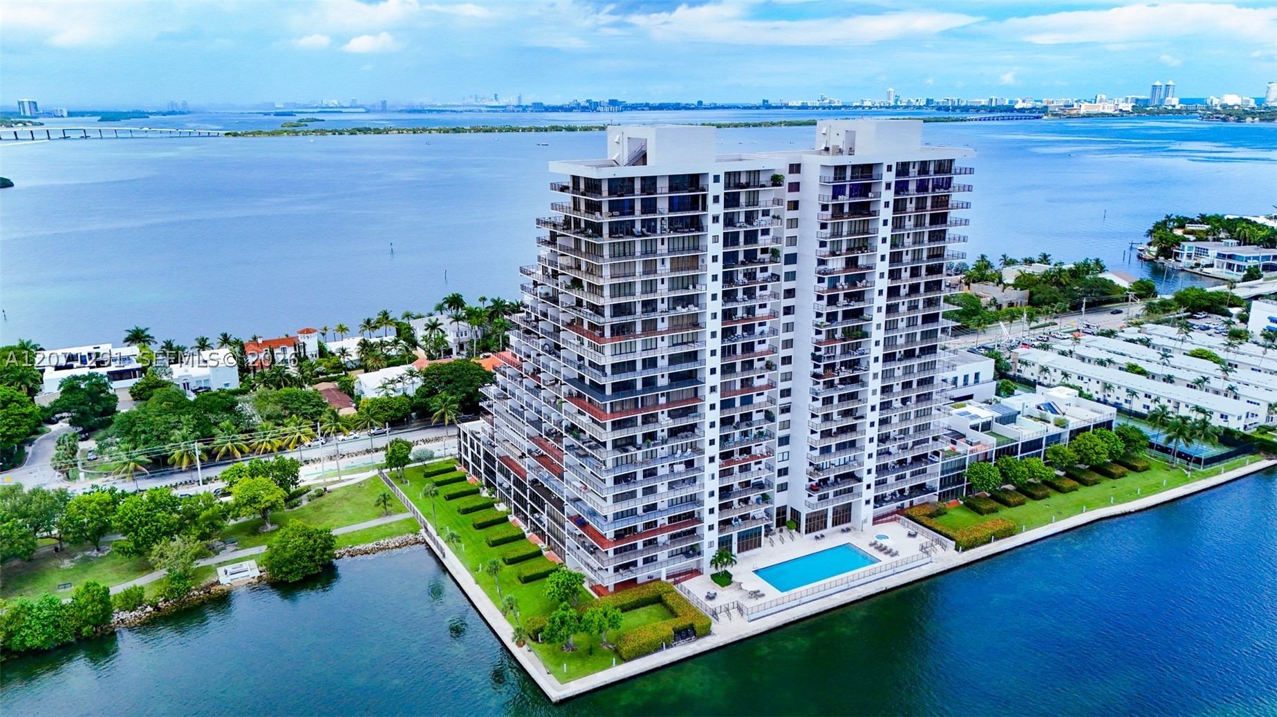 1000 Venetian Way #1108 Miami, FL 33139
