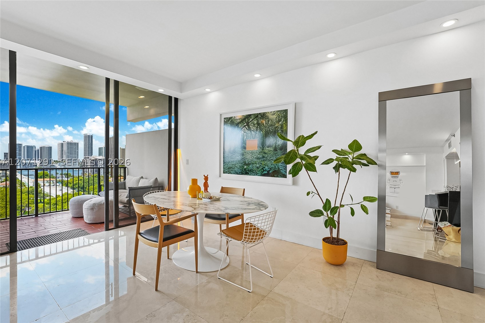 image 1000 Venetian Way4