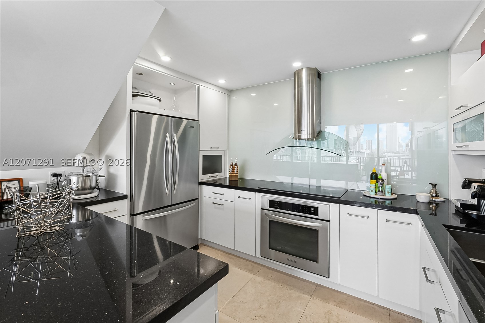 image 1000 Venetian Way7