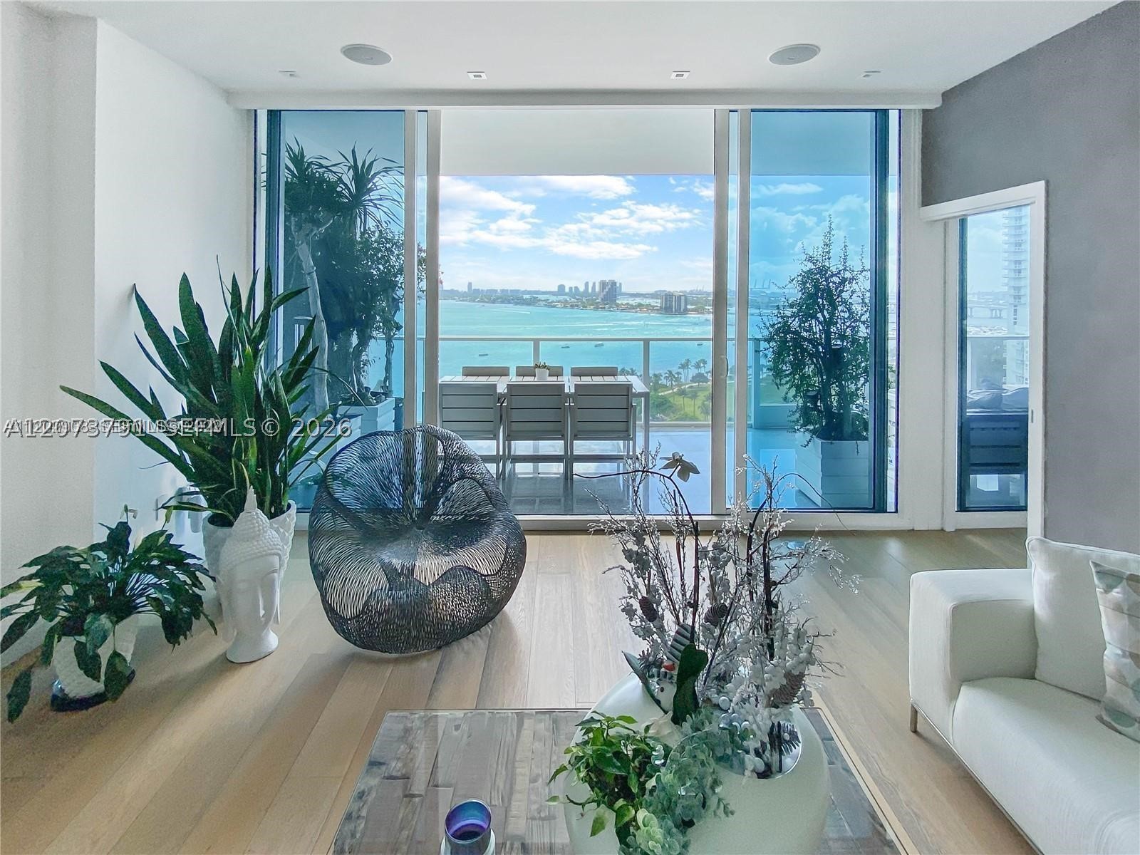 2020 N Bayshore Dr #1606