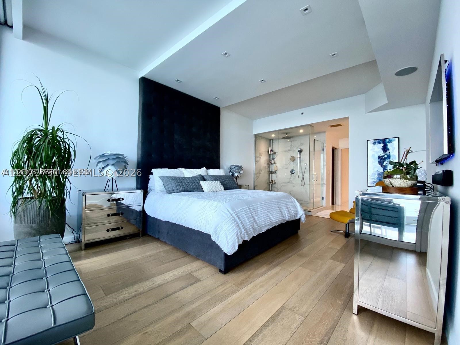 image Paramount Bay6
