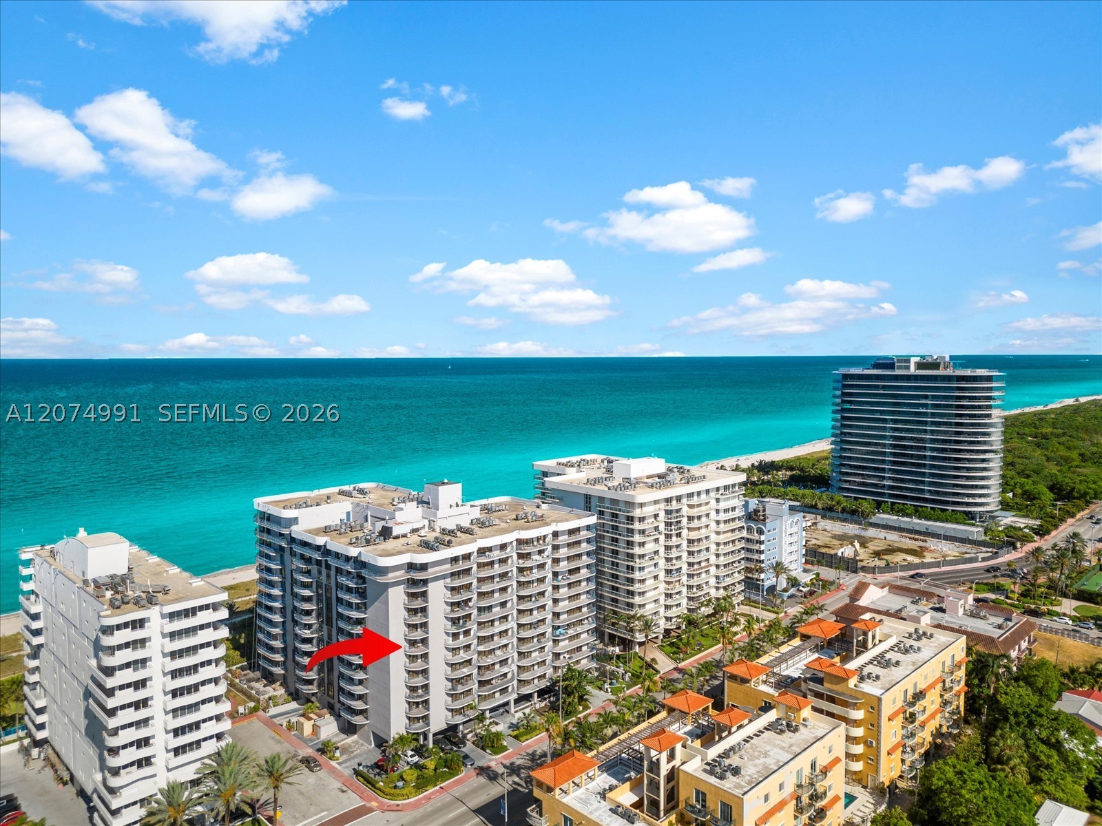 8877 Collins Ave #704