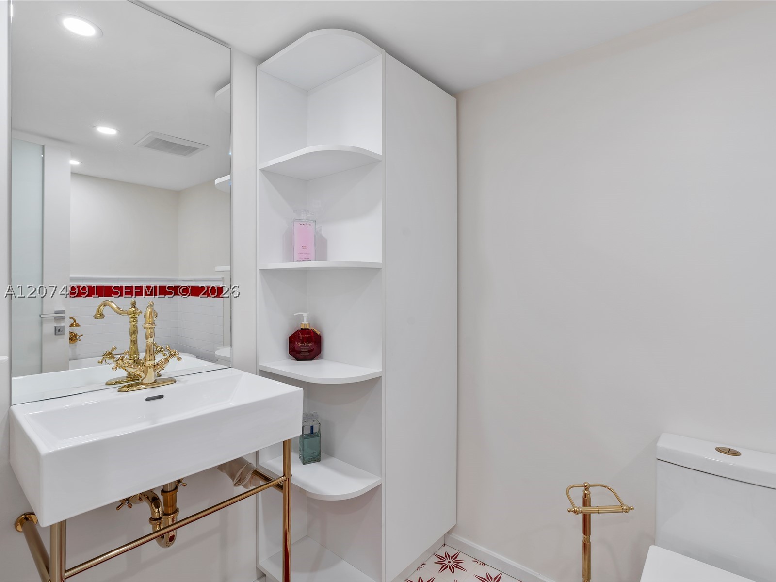 8877 Collins Ave #704 Surfside, FL 33154