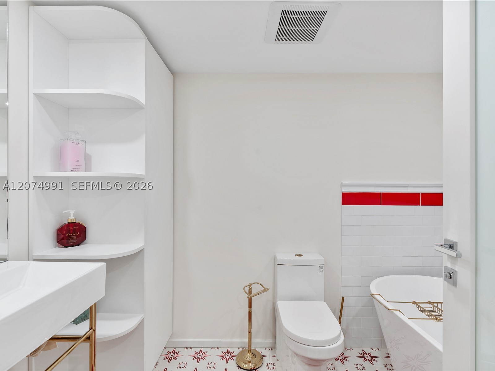 8877 Collins Ave #704 Surfside, FL 33154