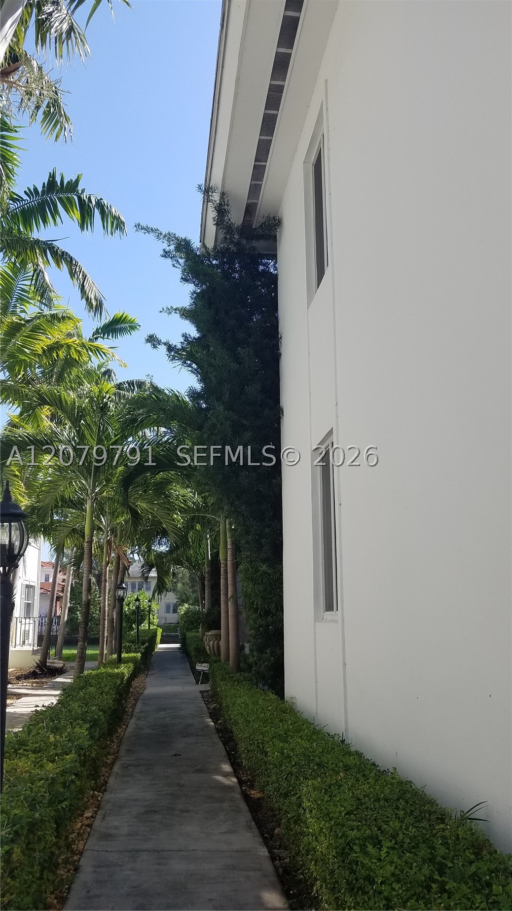 3921 N Meridian Ave Miami Beach, FL 33140