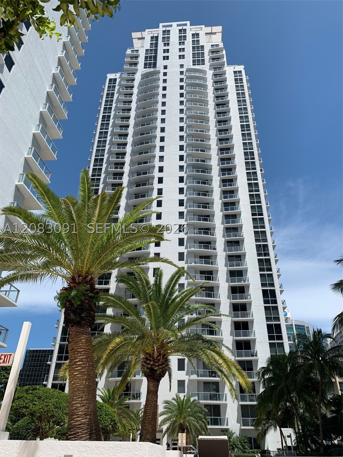 1060 Brickell Ave #1713