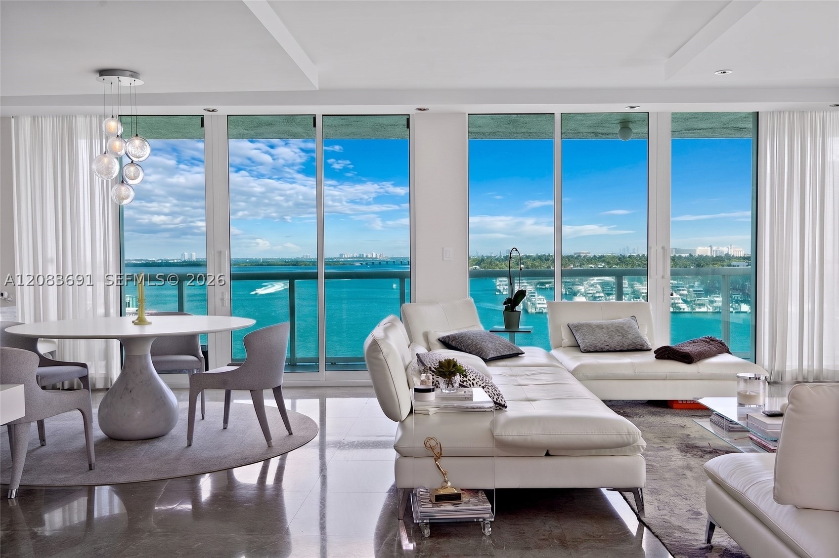 10 Venetian Way #804