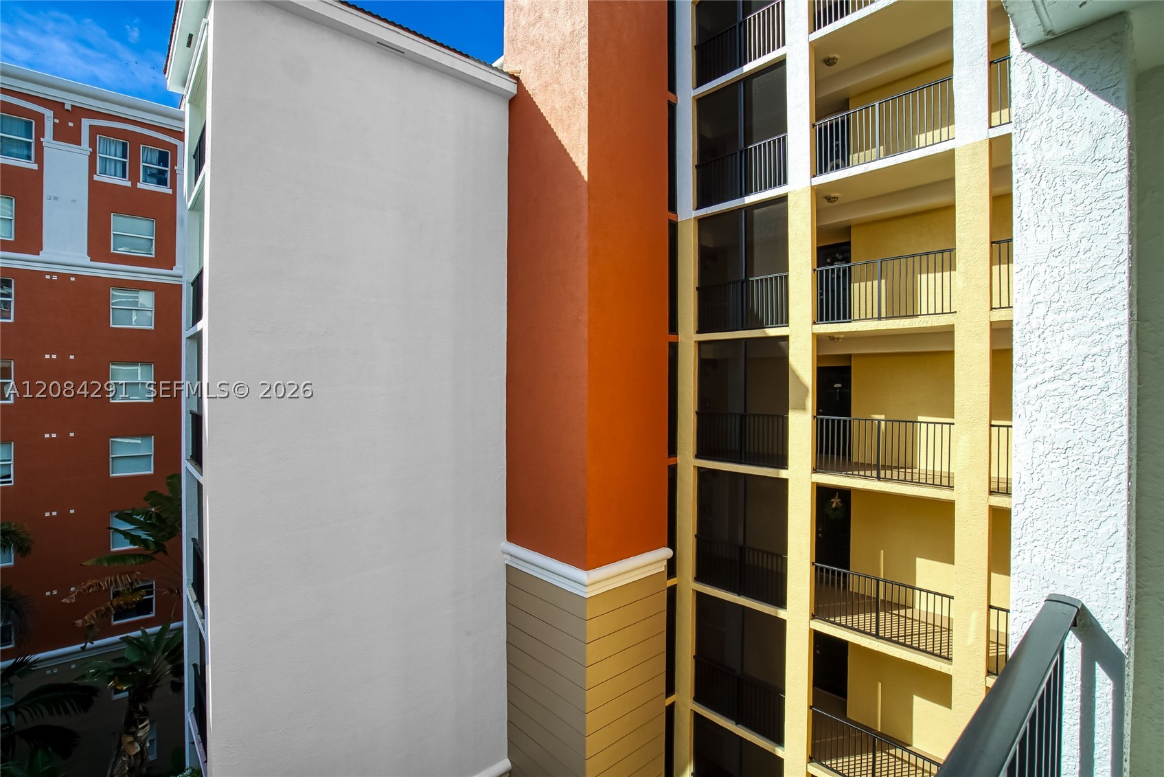 image Porto Bellagio Condo31
