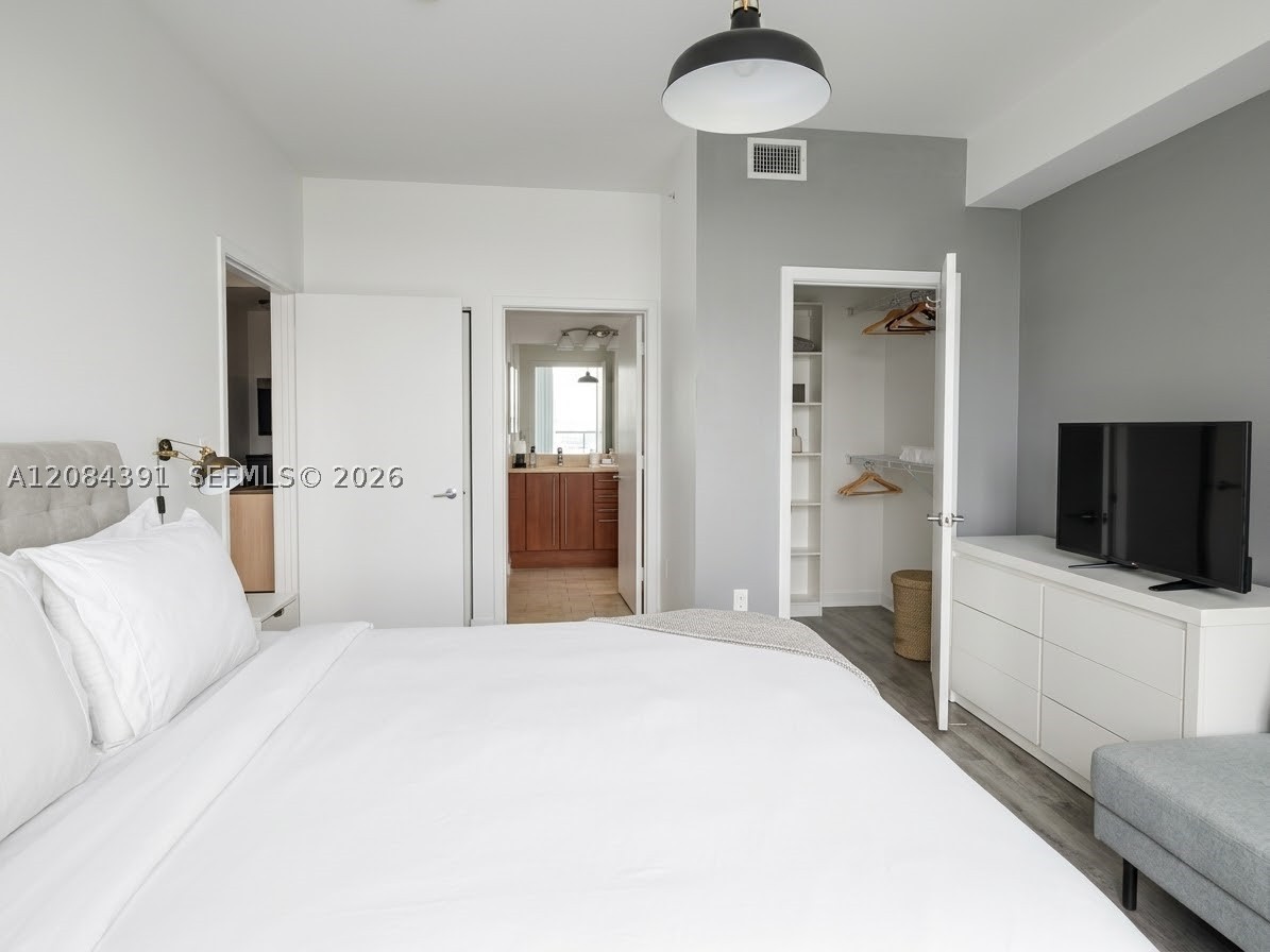 image Axis on Brickell South3