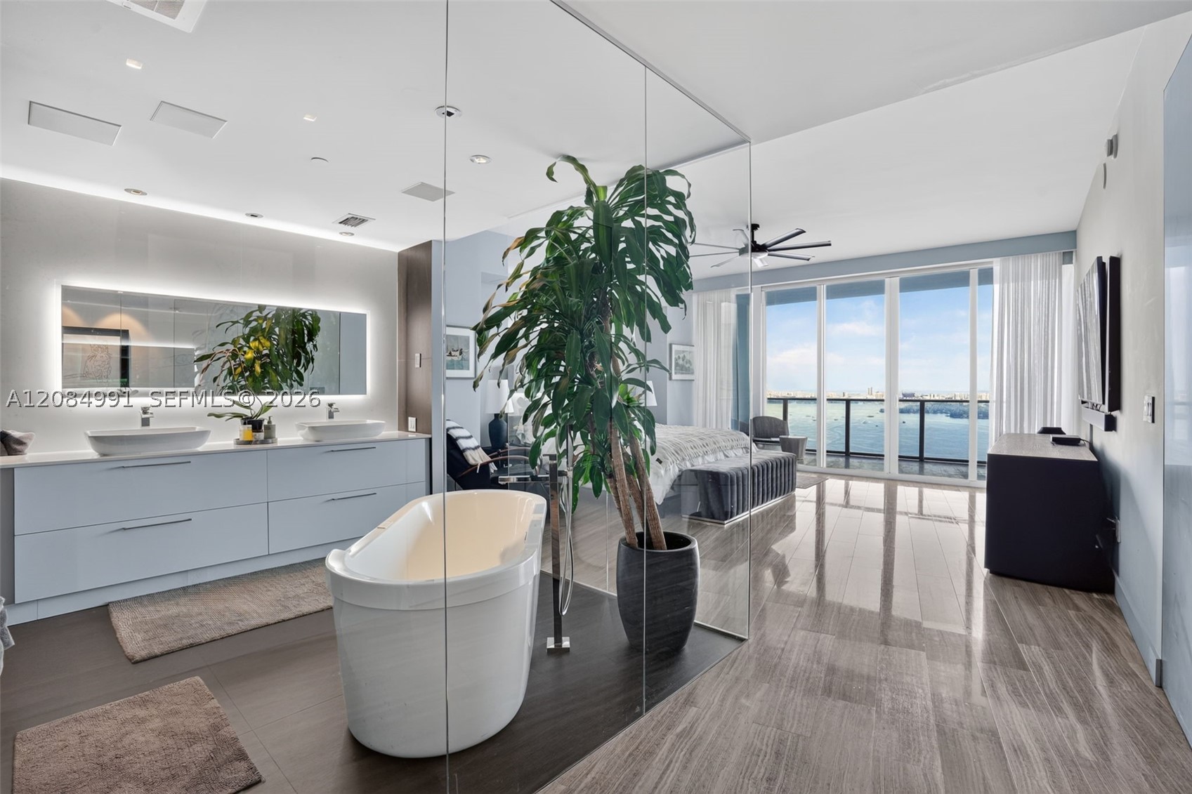 2020 N Bayshore Dr #3708 Miami, FL 33137