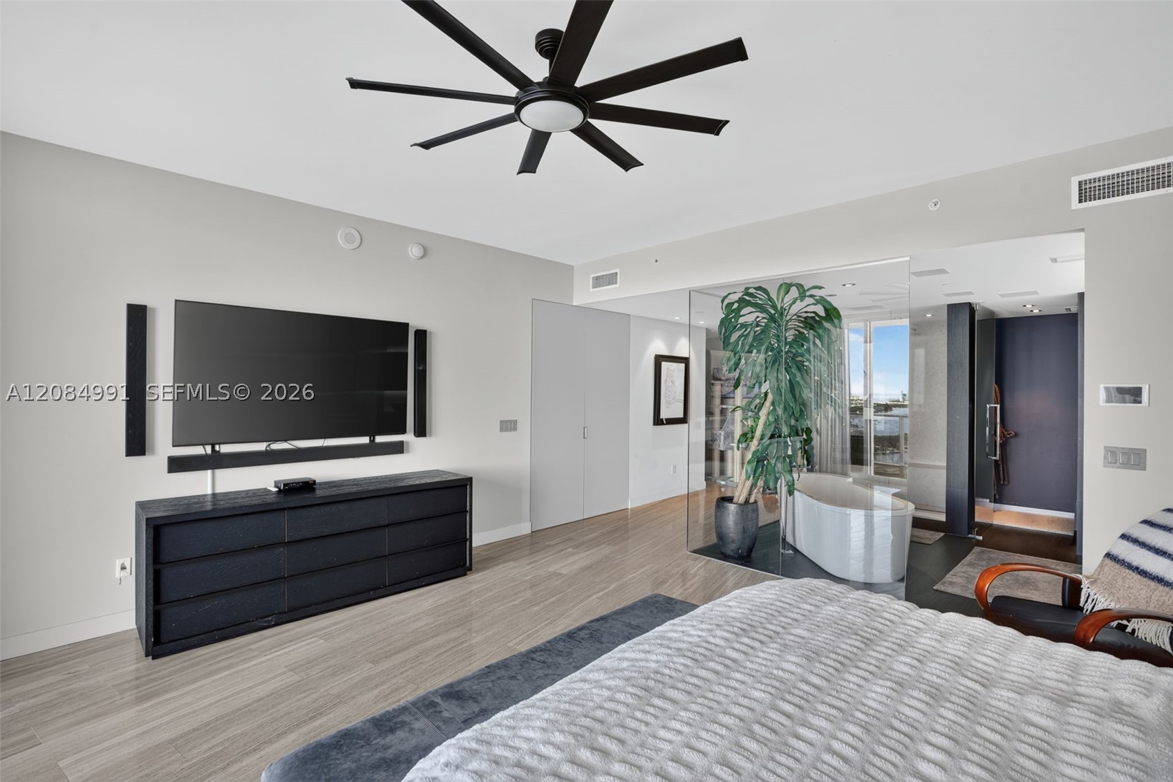 2020 N Bayshore Dr #3708 Miami, FL 33137