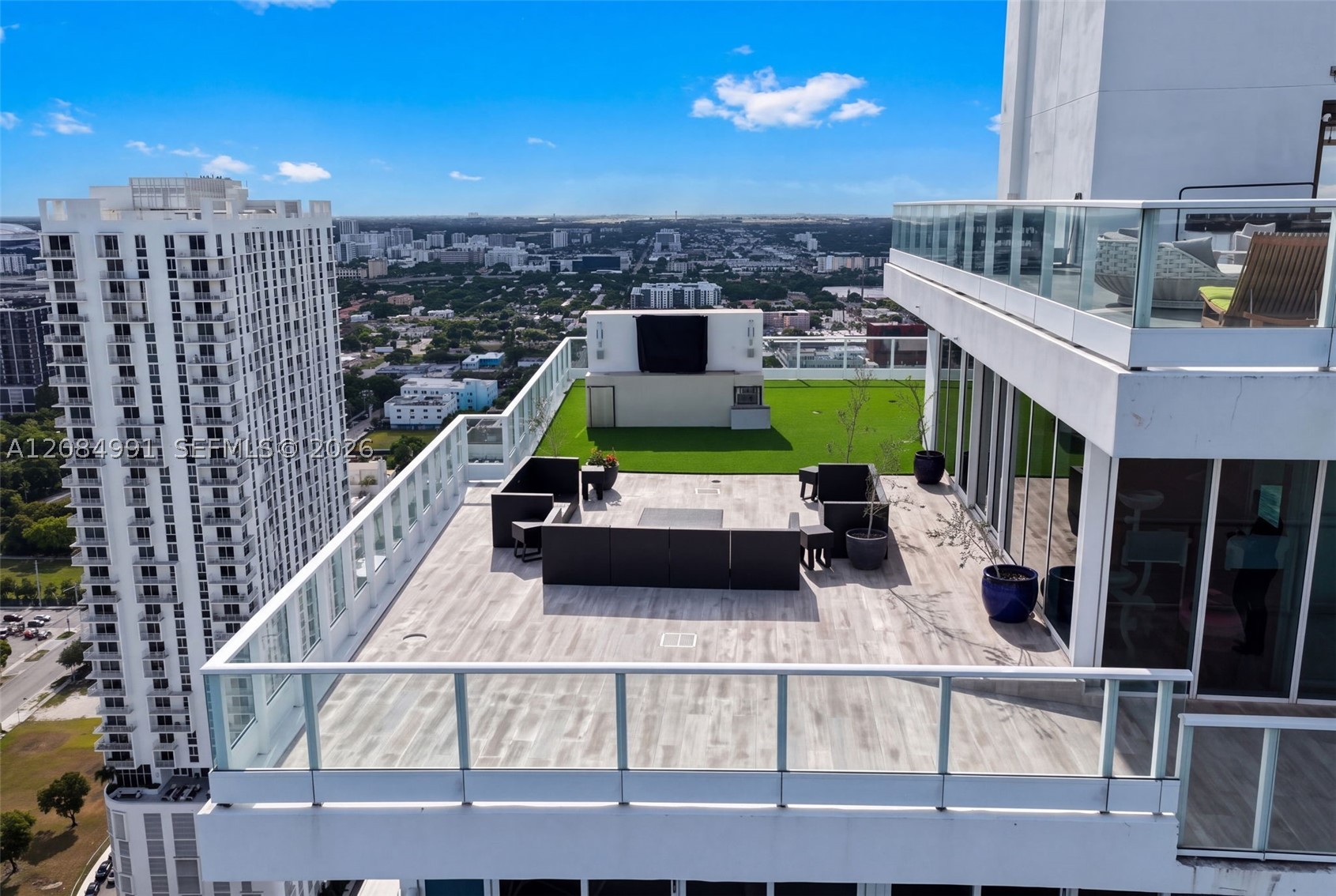 2020 N Bayshore Dr #3708 Miami, FL 33137