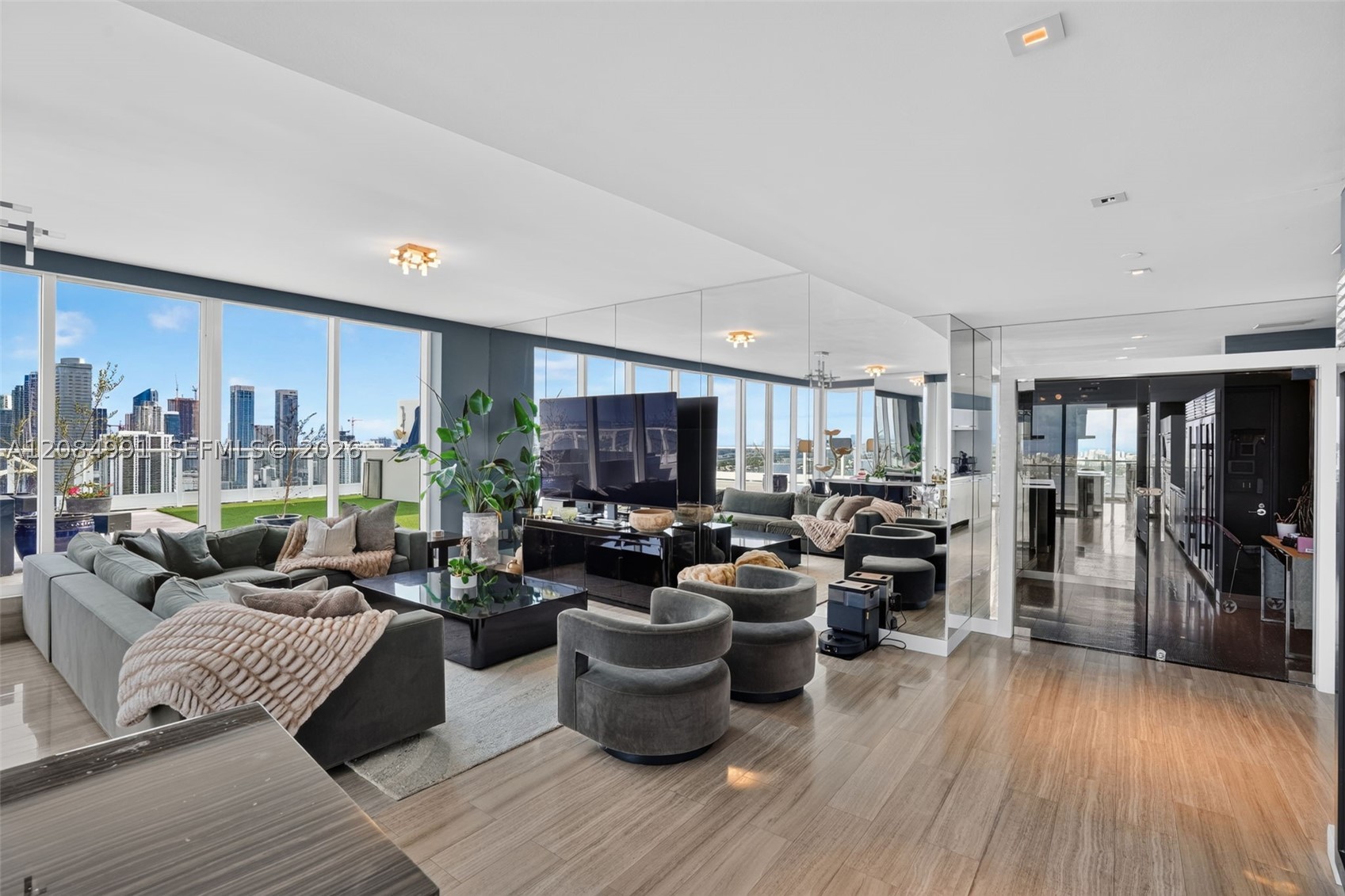 2020 N Bayshore Dr #3708 Miami, FL 33137