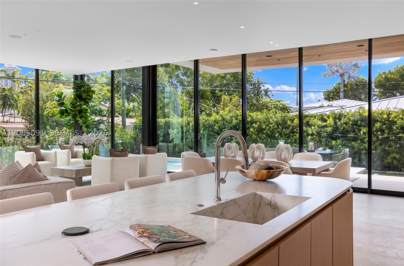 4940 Cherokee Ave Miami Beach, FL 33140