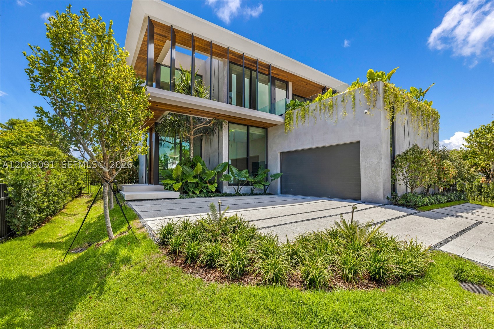 4940 Cherokee Ave Miami Beach, FL 33140