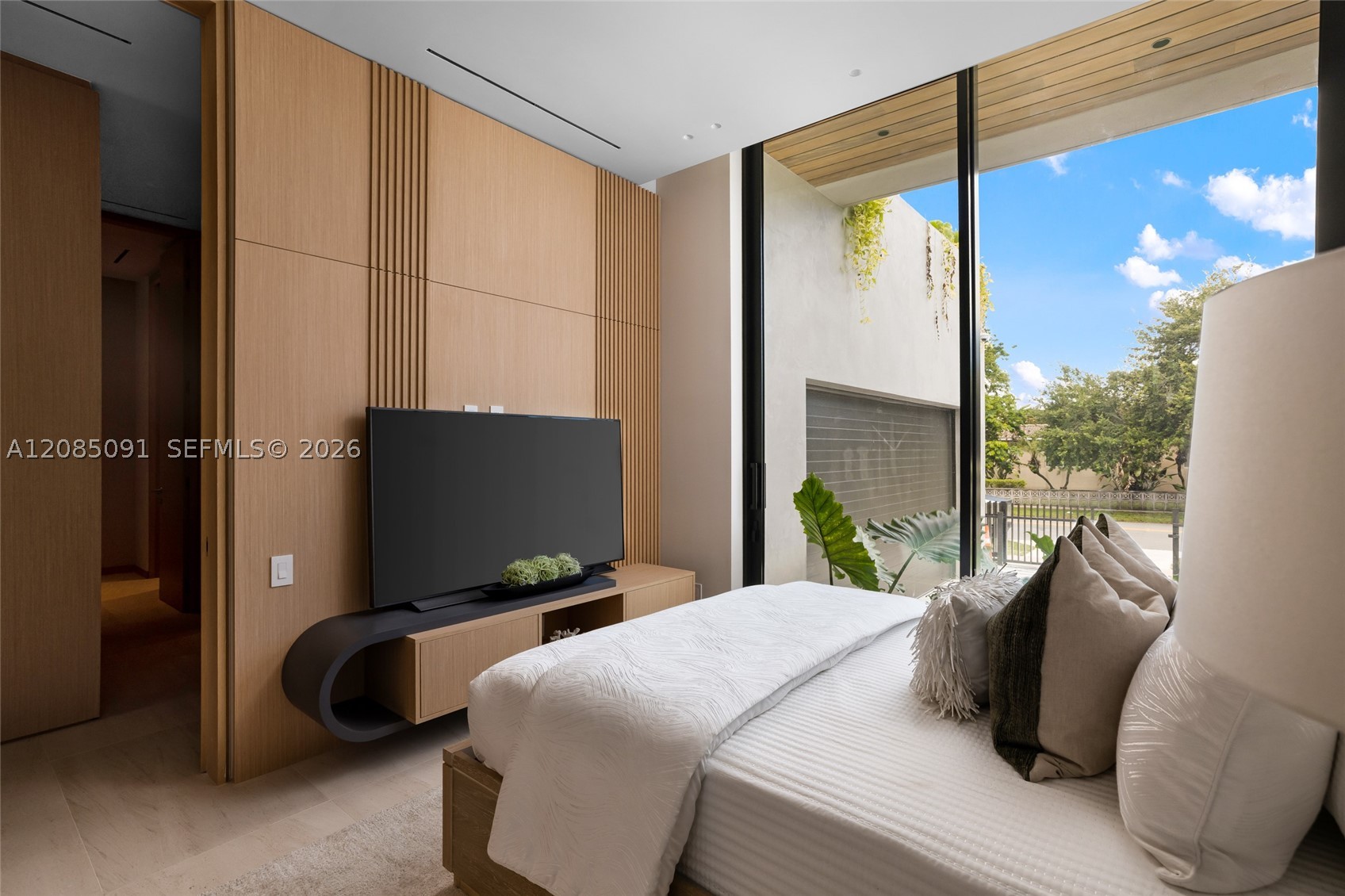 4940 Cherokee Ave Miami Beach, FL 33140