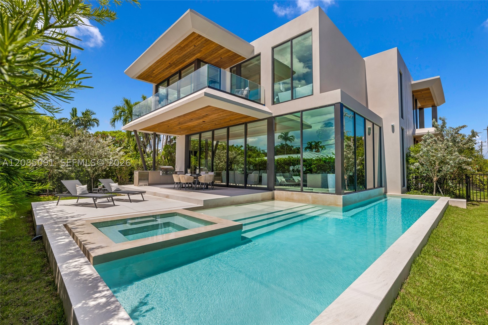 4940 Cherokee Ave Miami Beach, FL 33140