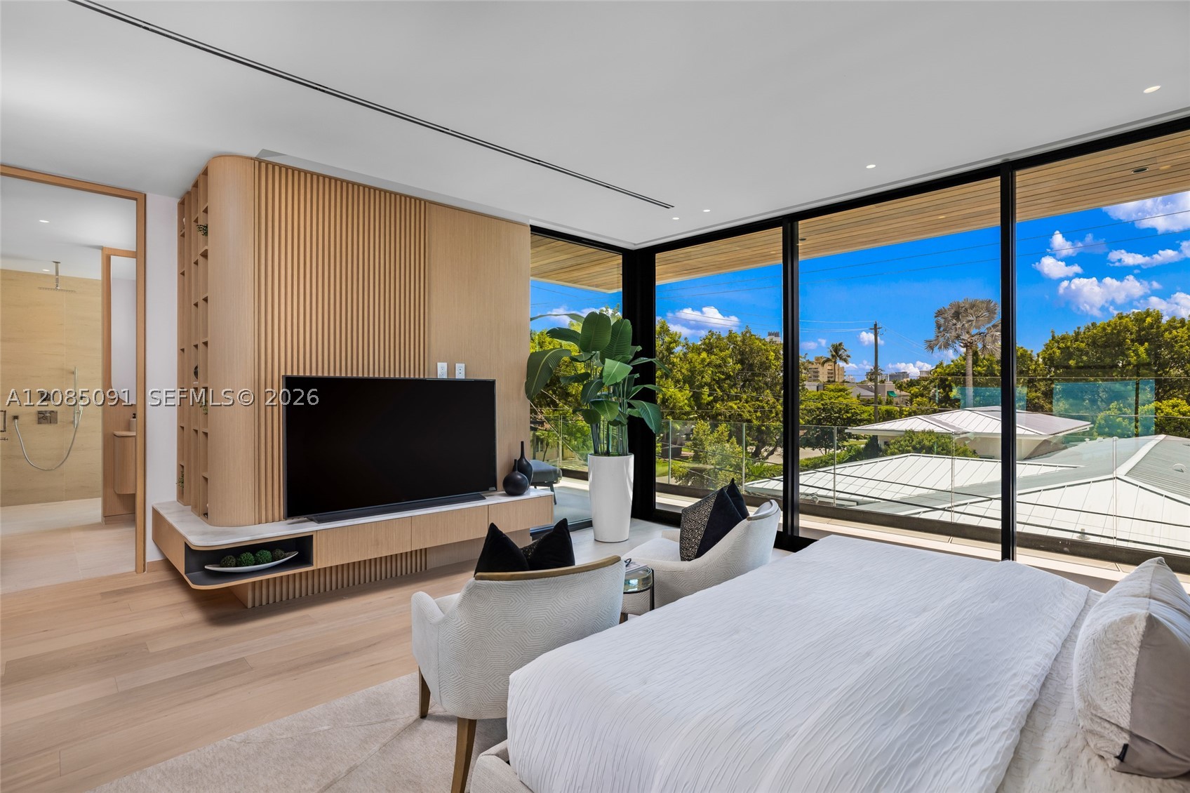 4940 Cherokee Ave Miami Beach, FL 33140