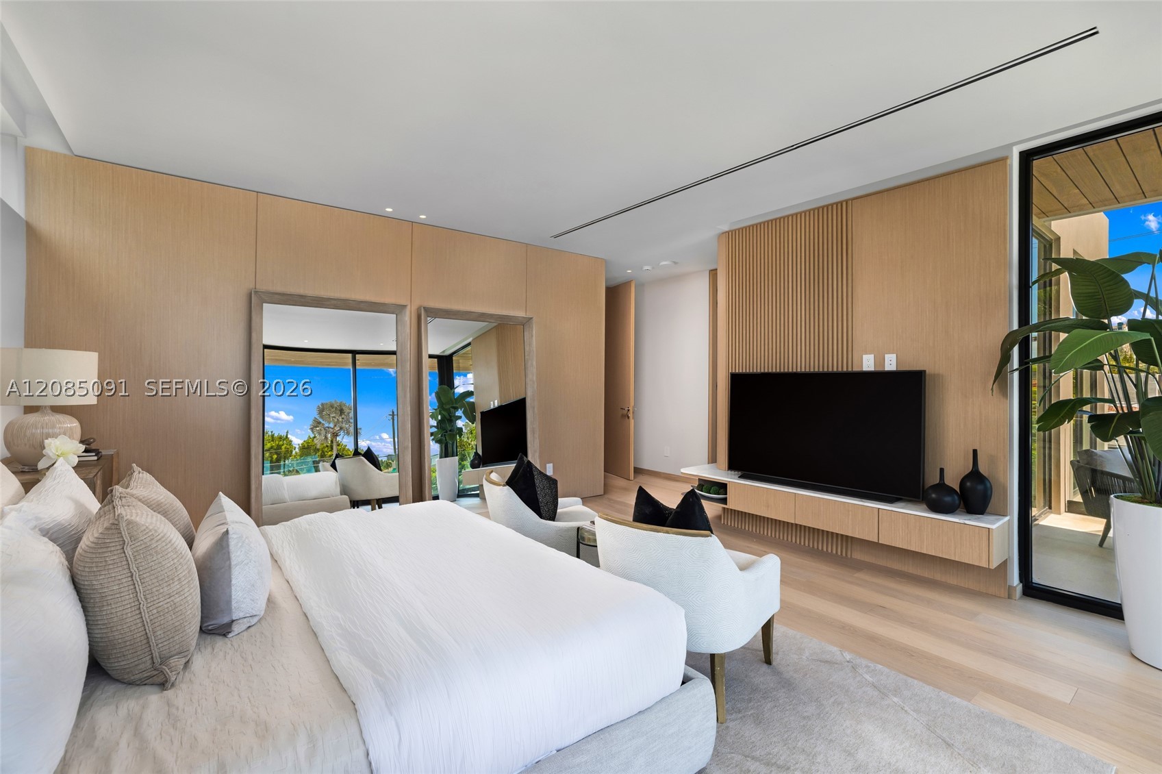 4940 Cherokee Ave Miami Beach, FL 33140